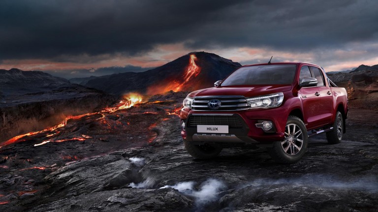 Noua Toyota Hilux Revo a ajuns în România. Este a opta generaţie a celei mai “chinuite” maşini din seria Top Gear
