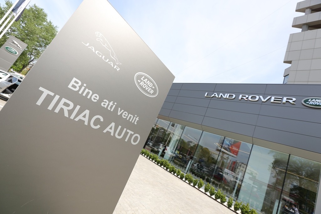 VDR_2602-1-1024x683 Țiriac Auto deschide primul showroom Jaguar Land Rover din România aliniat la noile standardele de design ale celor două mărci