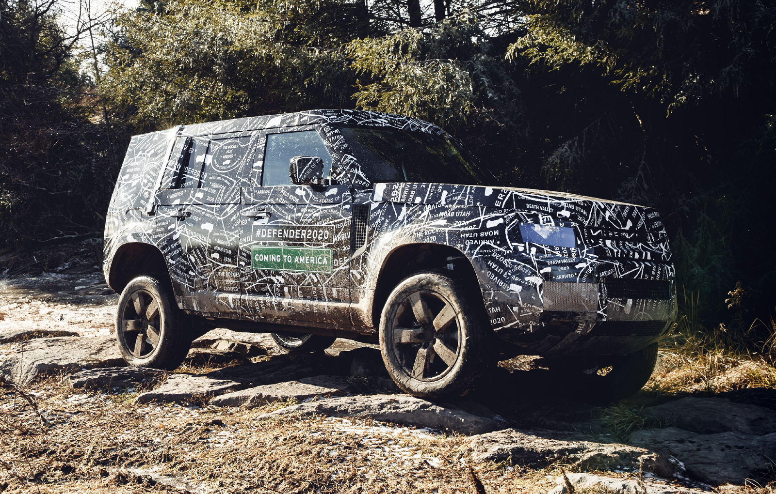 defender5 Land Rover ne prezinta noua generatie Defender