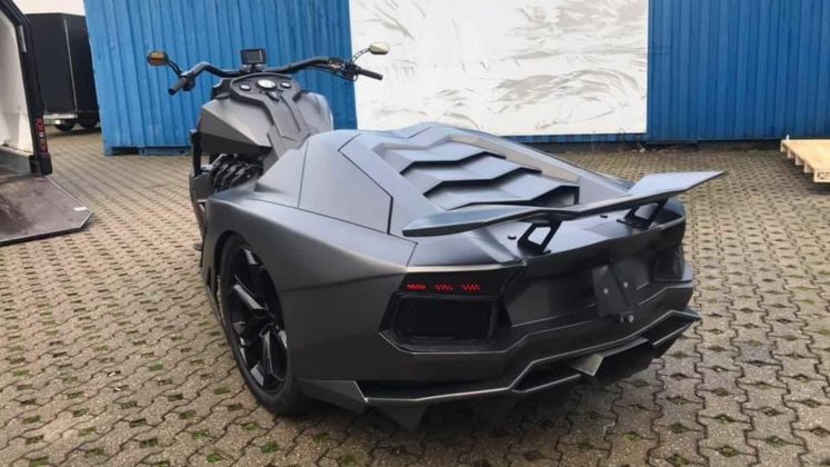 boss-hoss-lambo-1-747x420 Motocicleta Lambo, un proiect custom!