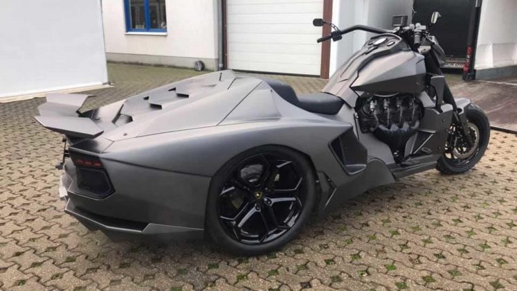 boss-hoss-lambo-2-747x420 Motocicleta Lambo, un proiect custom!