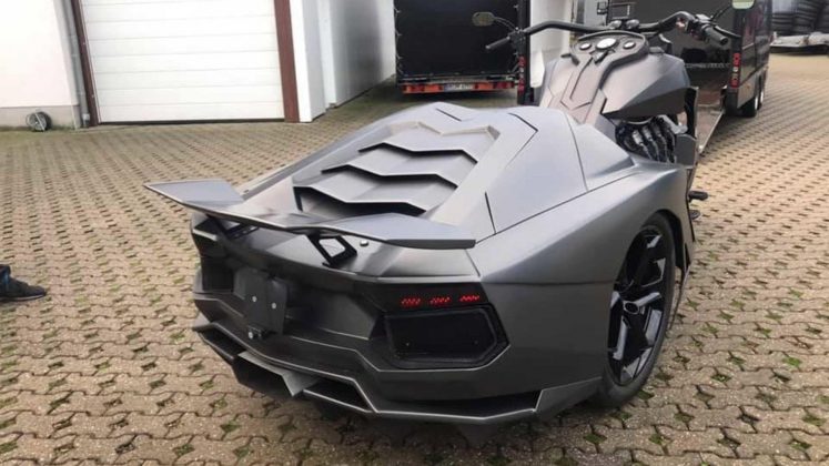 boss-hoss-lambo-3-747x420 Motocicleta Lambo, un proiect custom!