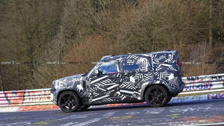 land-rover-defender-spied-on-nurburgring-2-747x420 Land Rover Defender a iesit la teste