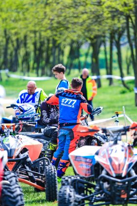 58622787_582516888921609_5634108162970746880_n-280x420 Succes romanesc in campionatul endurocross al Ungariei