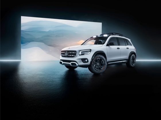 Mercedes-Benz-GLB-561x420 Mercedes-Benz a adus conceptul GLB la Shanghai!