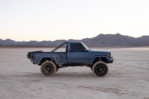 pick-up-Jeep-1-630x420 Pick-up Jeep intr-o alta formula! Custom!