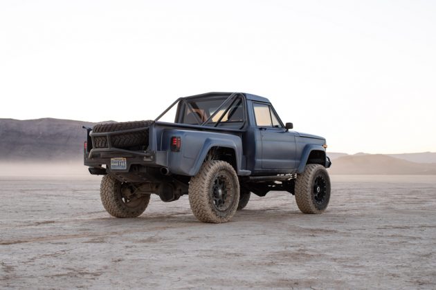 pick-up-Jeep-2-630x420 Pick-up Jeep intr-o alta formula! Custom!