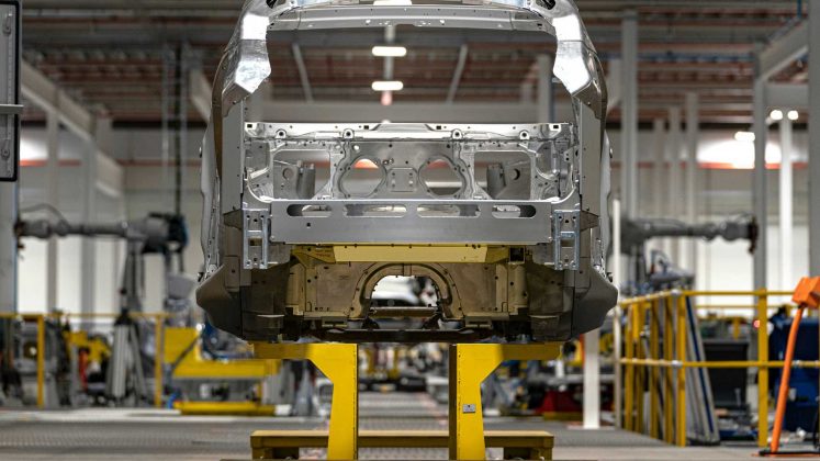 DBX-10-747x420 DBX, modelul SUV de la Aston Martin, in pre-productie