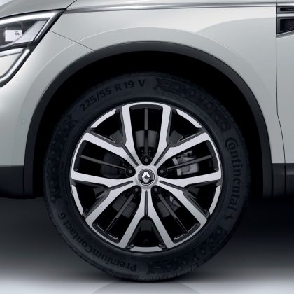 Renault-Koleos-2-420x420 Renault face update pentru cel mai mare SUV al sau