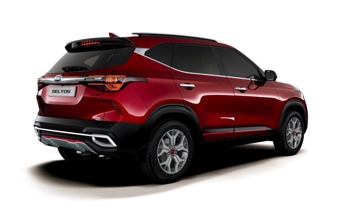 kia-seltos-exterior-red-rear-angle-687x420 SUV nou, sofisticat si sportiv, de la KIA