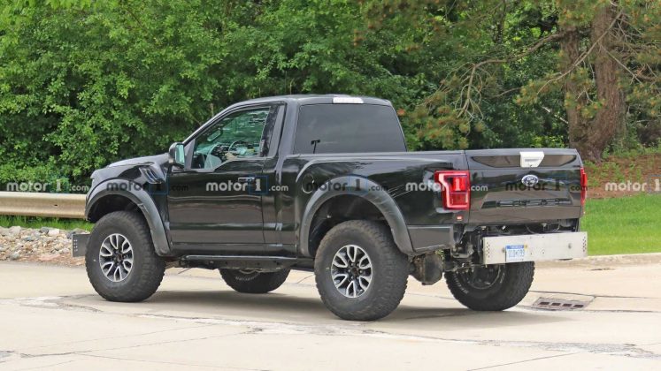 pick-up-Ford-Bronco3-747x420 Pick-up derivat din Ford Bronco? Asa se pare!