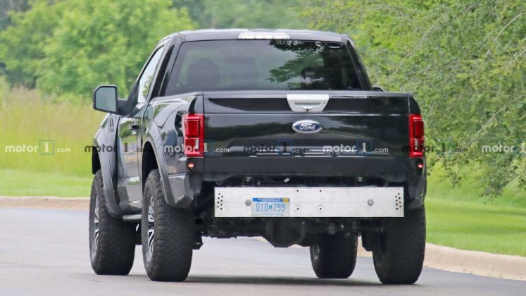 pick-up-Ford-Bronco4-747x420 Pick-up derivat din Ford Bronco? Asa se pare!