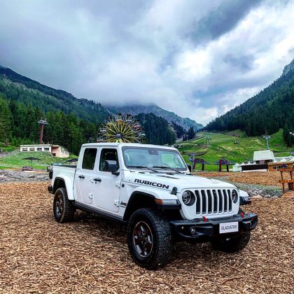 66449190_420425295220462_2729571657864708096_n-420x420 Gladiator este vedeta Camp Jeep 2019