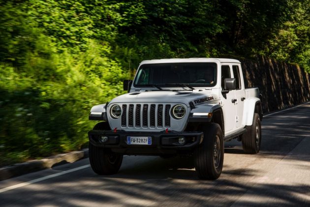 New-Jeep-Gladiator-36-630x420 Gladiator surprins in varful Dolomitilor!