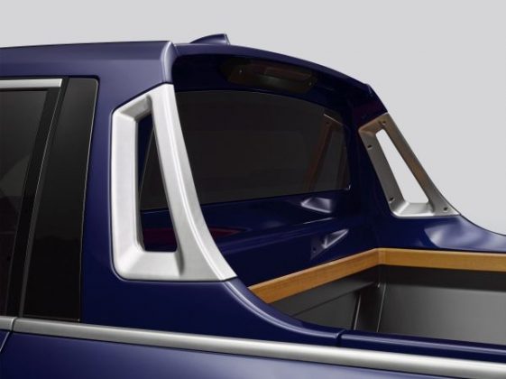 P90357096_lowRes_the-bmw-x7-pickup-07-561x420 X7 Pickup! BMW se joaca sau are ganduri mari?