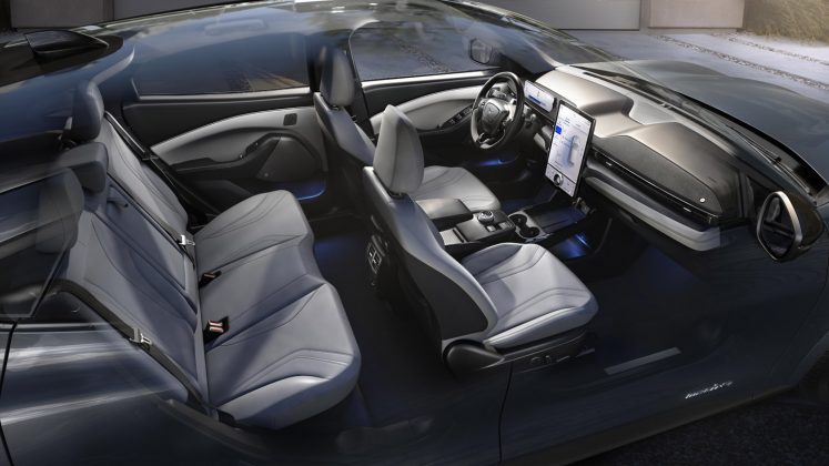 Mustang-SUV_9-747x420 Mustang SUV, pe numele lui Mustang Mach-E, a sosit!