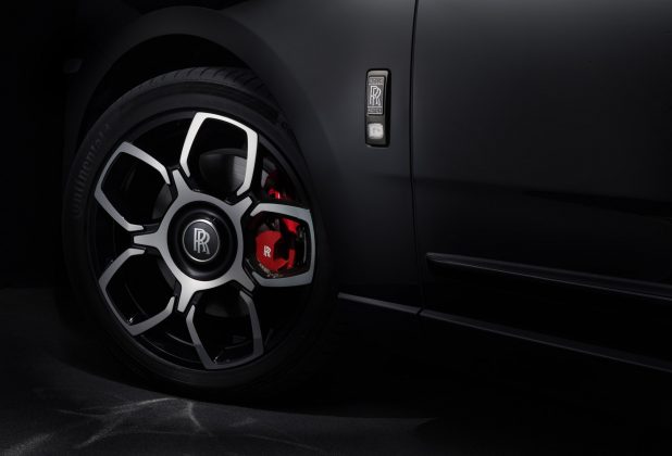 Rolls-Royce-Cullinan-Black-Badge_4-618x420 Rolls-Royce Cullinan Black Badge, V12 cu 600 CP!