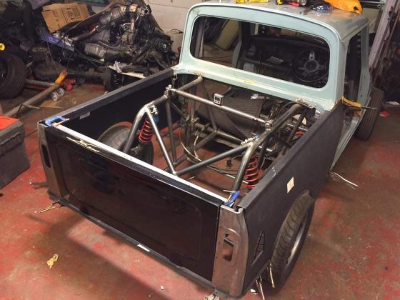 MINI-pick-up2-560x420 MINI pick up, retro model cu steroizi