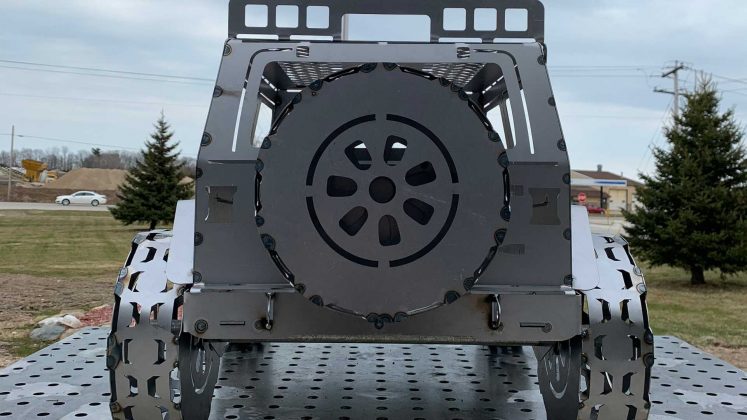 Jeep-Wrangler-gratar_5-747x420 Jeep Wrangler pentru un gratar cu stil