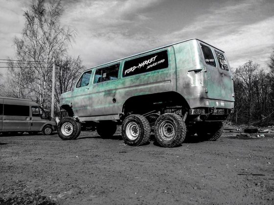 Ford-RaptorBus-6x6_3-560x420 Ford RaptorBus 6x6, idee nastrusnica din Rusia