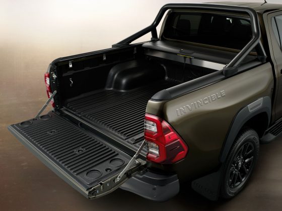 Toyota-Hilux-2021_7-560x420 Toyota Hilux 2021, radiografia schimbarilor