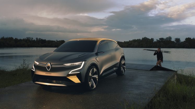 Megane-eVision-7-1-748x420 Renault Megane eVision, cross hatchback electric în 2021