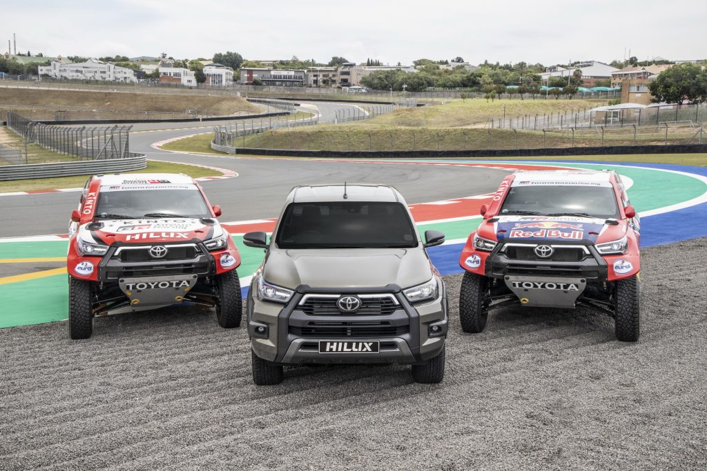 Toyota-Gazoo-Racing-1-1024x683 Toyota Gazoo Racing, cu 4 Hilux V8 la Dakar 2021