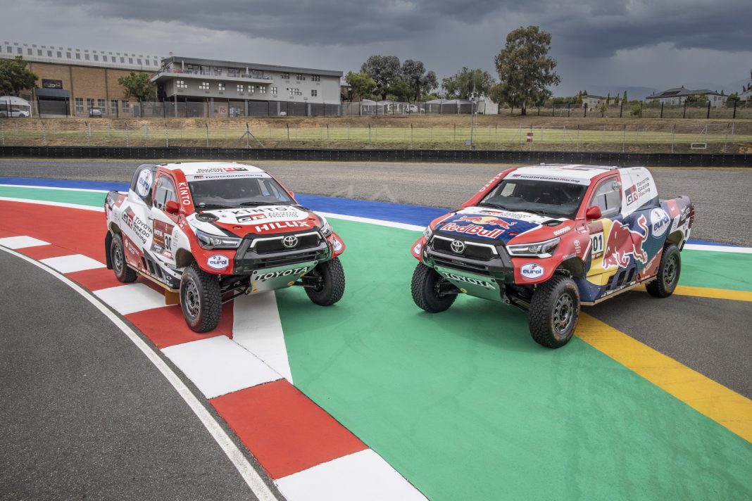 Toyota-Gazoo-Racing-12-1-1068x712 Toyota Gazoo Racing, cu 4 Hilux V8 la Dakar 2021