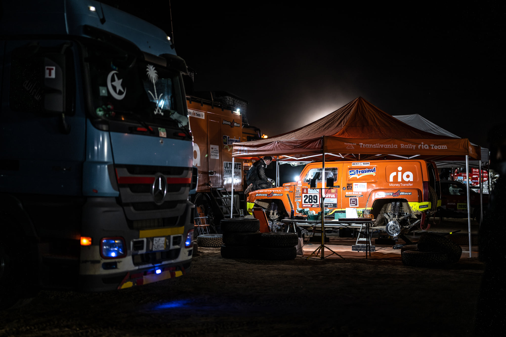 Transilvania-Rally-Ria-24 Dakar 2022: La jumătatea competiției, românii pe plus. Al-Attiyah și Sunderland conduc în continuare