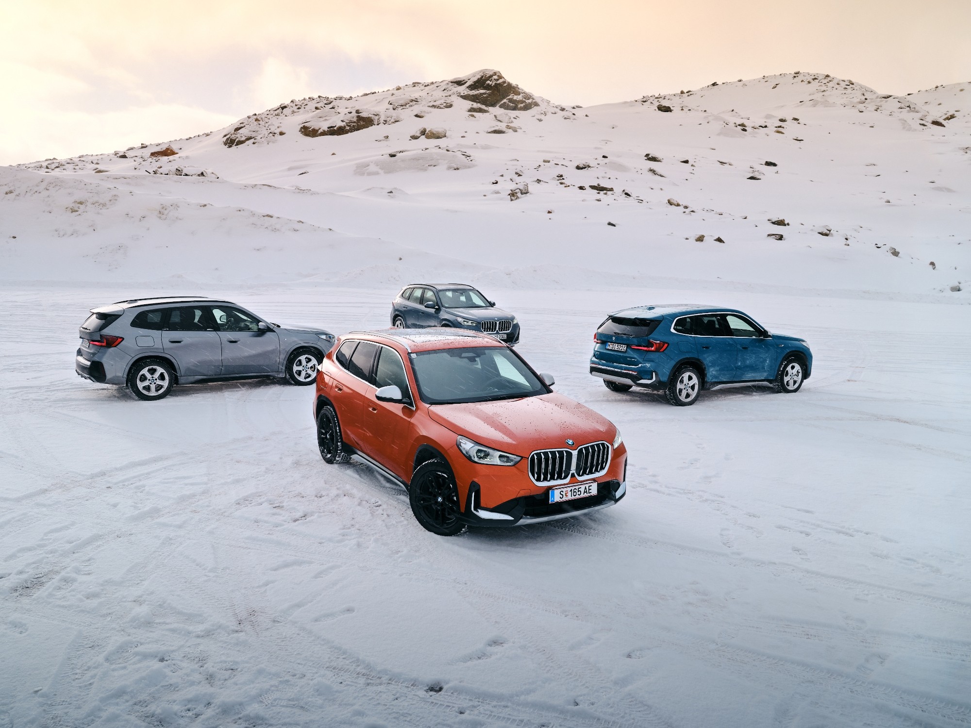 BMW xDrive în trei variante: noile BMW X1 şi BMW iX1 testate iarna la Sölden P90488708_lowRes_bmw-x1-xdrive23d-bmw
