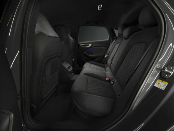 interior-spate-audi-a5-560x420 Noile modele Audi A5: Sportivitate modernă și proporții premium