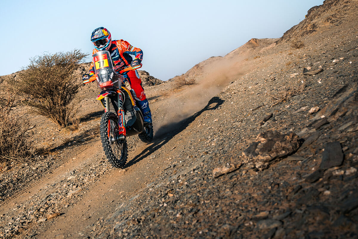 1-DAK25_HelenaClancy_EdoPhoto_ktm_1495 Victorie pentru Luciano Benavides în Etapa a 8-a a Raliului Dakar 2025