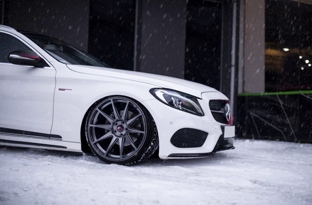 jante-mercees-class-jr11-1024x675 Mercedes-Benz C-Class: Eleganță și stil de top cu jantele Japan Racing JR11