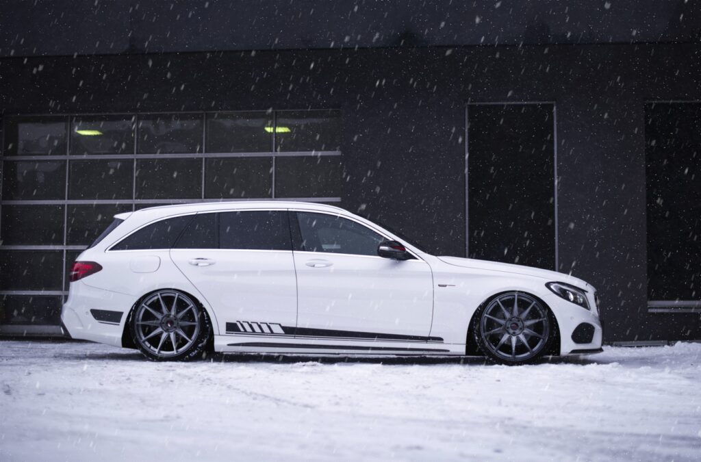 jr11-mercedes-1024x675 Mercedes-Benz C-Class: Eleganță și stil de top cu jantele Japan Racing JR11