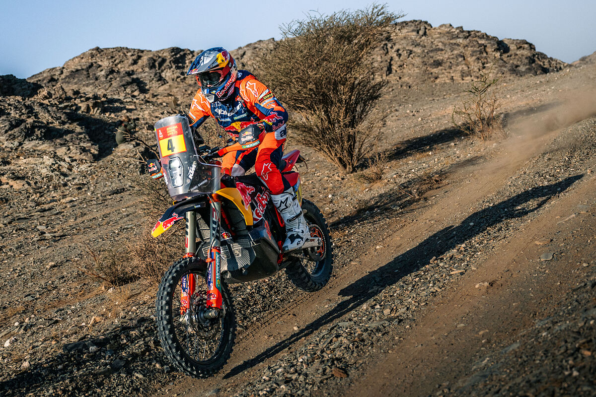ktm-2025-dakar Victorie pentru Luciano Benavides în Etapa a 8-a a Raliului Dakar 2025