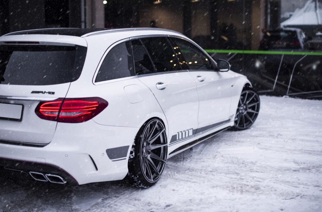 mercedes-jr11-1024x675 Mercedes-Benz C-Class: Eleganță și stil de top cu jantele Japan Racing JR11